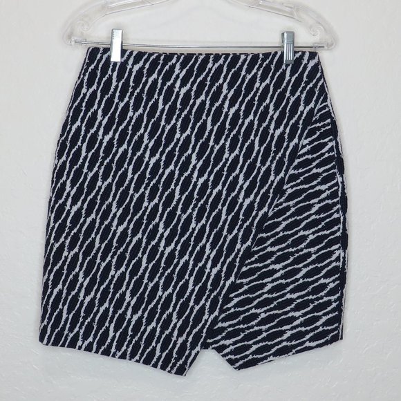 LOFT* Women's Half Side Zip Textured Navy Blue/White Tulip Skirt~‎ Size Small - Picture 1 of 8